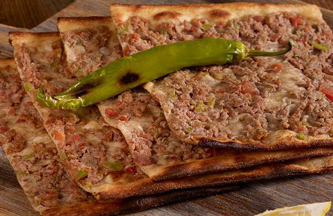Konya’da Ne Yenir? En Meşhur Lezzetler ve Etliekmek Rehberi